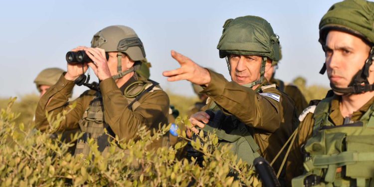Gantz: Israel continuará aumentando el poder de las FDI