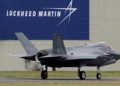 Lockheed Martin en la era Biden: Capacita a sus ejecutivos para que desaprendan sus “privilegios de hombres blancos”