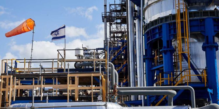 Las refinerías de petróleo muestran signos de recuperación