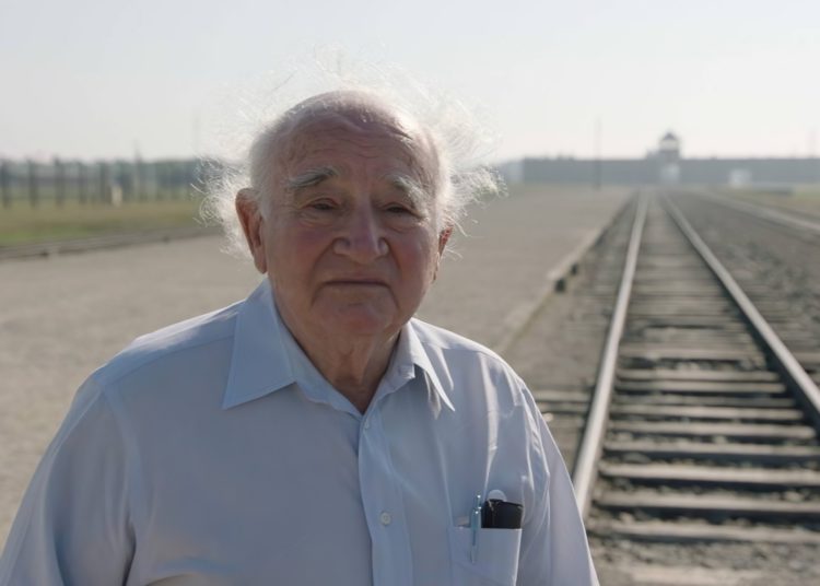 El superviviente del Holocausto Roman Kent, que negoció miles de millones en restituciones, muere a los 92 años
