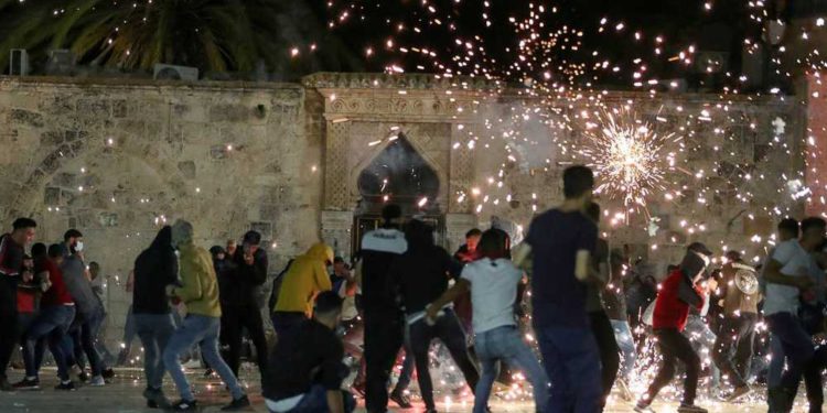 Árabes atacan a familias judías en Jerusalén