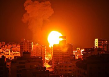 Las FDI atacan complejo de inteligencia de Hamás en Gaza