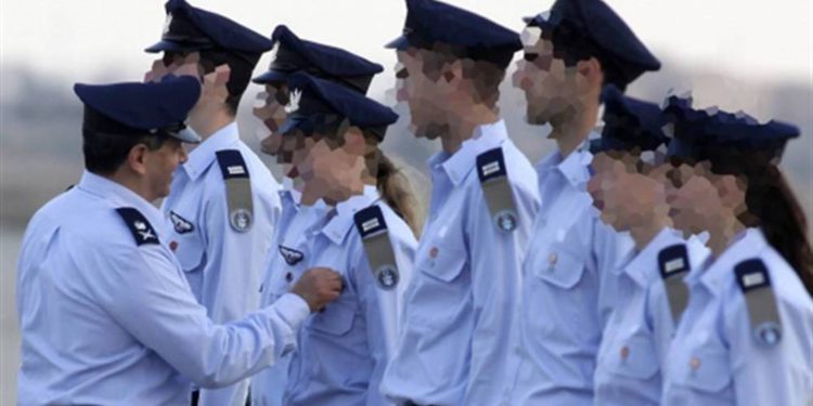 Escuela judía más antigua del Reino Unido lanza su propia fuerza de cadetes