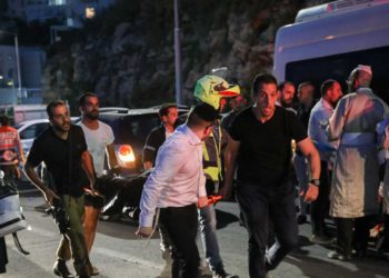 Dos muertos y más de 150 heridos en el derrumbe de una tarima en Jerusalén