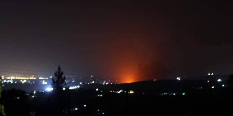 Siria: Israel atacó objetivos de Hezbolá cerca de la frontera