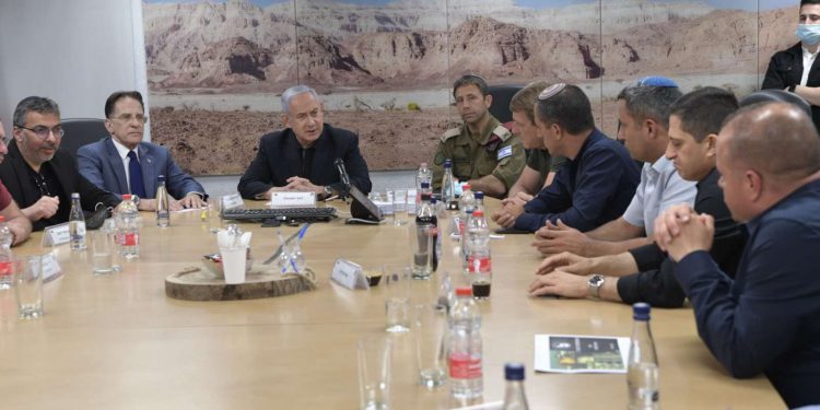 Netanyahu convoca gabinete de seguridad en medio de informes de un alto el fuego
