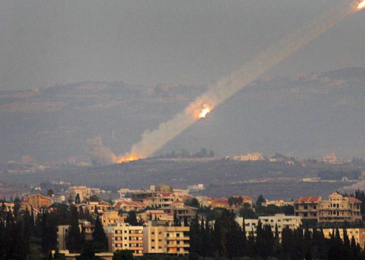 Hamás estaría detrás del lanzamiento de cohetes desde el Líbano a Israel