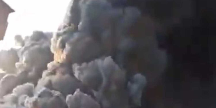 Enorme incendio en fábrica química de Irán: Causa desconocida