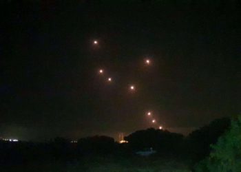 Decena de heridos por cohetes y ataques con piedras en Israel