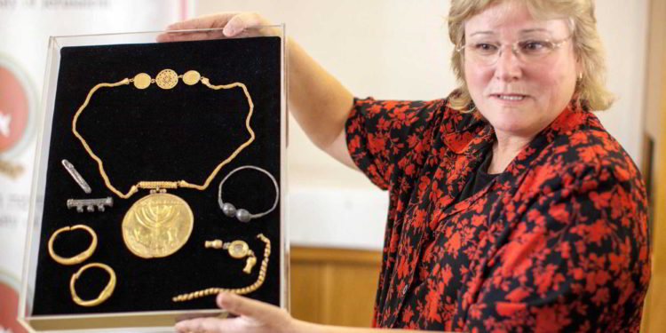 La intrépida arqueóloga bíblica pionera Eilat Mazar muere a los 64 años