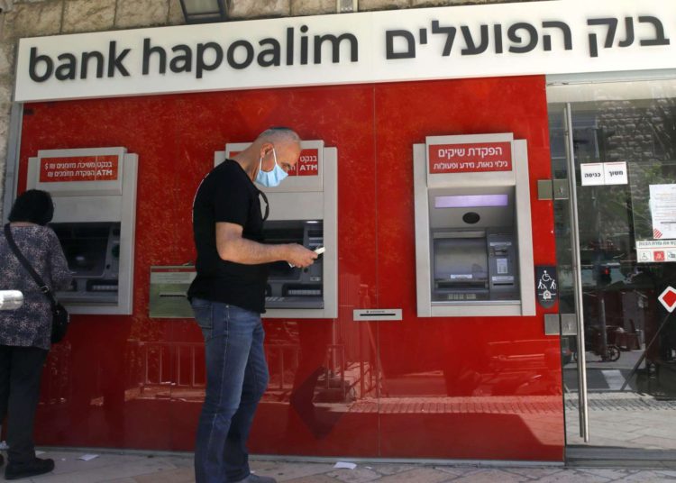 Banco de Israel advierte que el COVID aún representa un riesgo para la economía