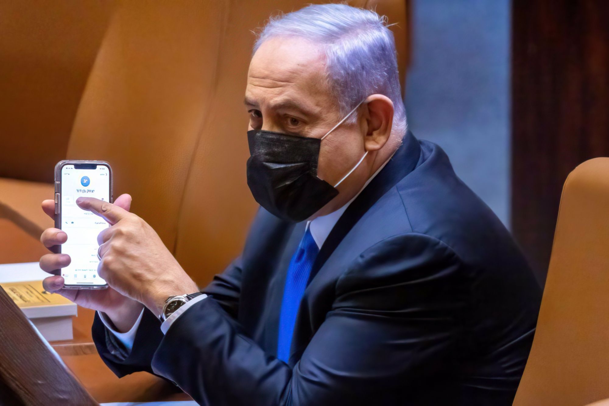 Netanyahu tiene un teléfono móvil por primera vez en 12 años