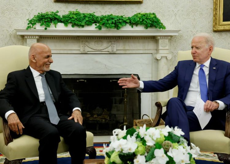 Biden se reúne con los líderes de Afganistán en la Casa Blanca