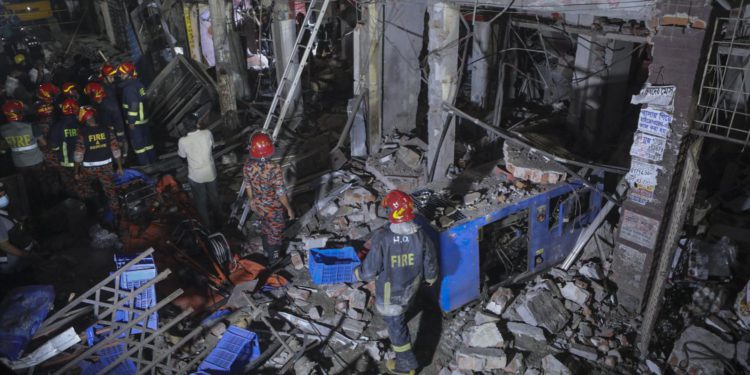 Explosión en Bangladesh deja siete muertos y decenas de heridos