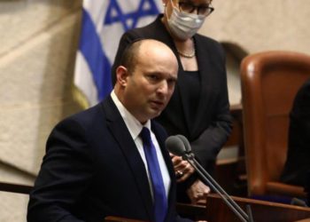 Bennett: El “régimen de verdugos” de Irán no puede tener armas nucleares