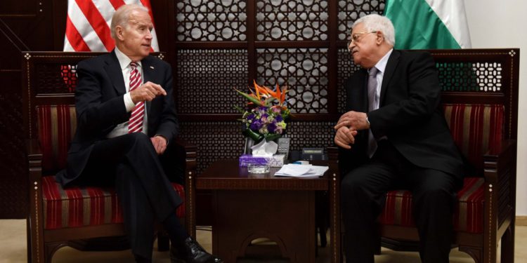 La administración de Biden fomenta el mal comportamiento de los palestinos