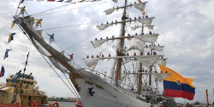 Buque de la Armada colombiana ARC Gloria llegó a la Estación Naval de Mayport