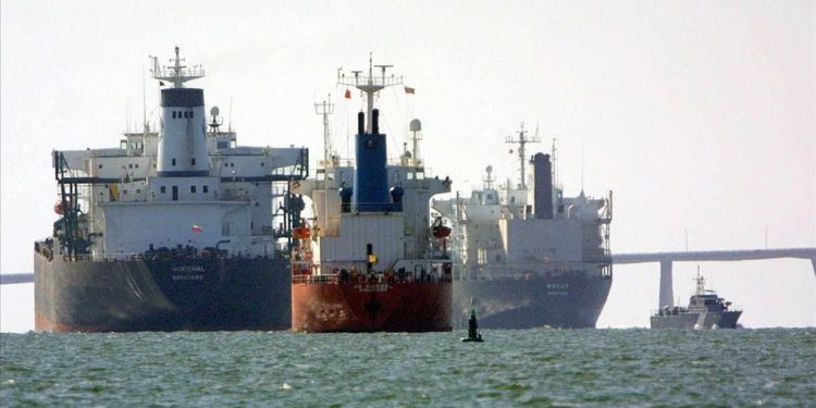 Perdidos en el mar: Cómo dos buques de guerra iraníes ponen a prueba el temple de EE.UU.