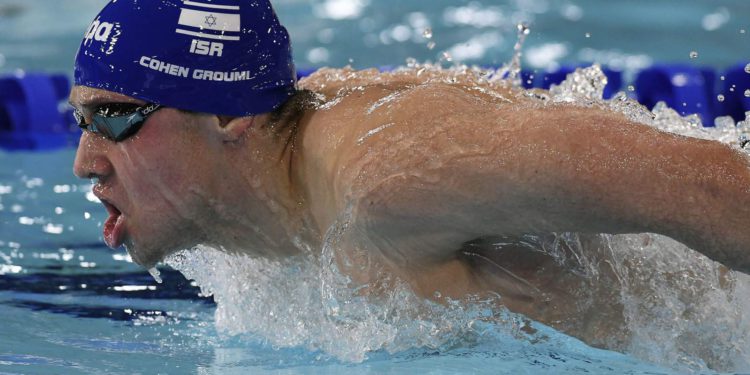 Nadadores israelíes ganan medallas de plata en competencia en Roma