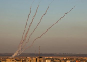 El Líbano libera a 4 terroristas que dispararon cohetes a Israel