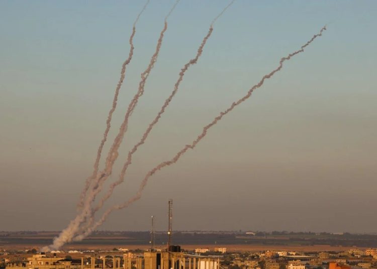 El Líbano libera a 4 terroristas que dispararon cohetes a Israel