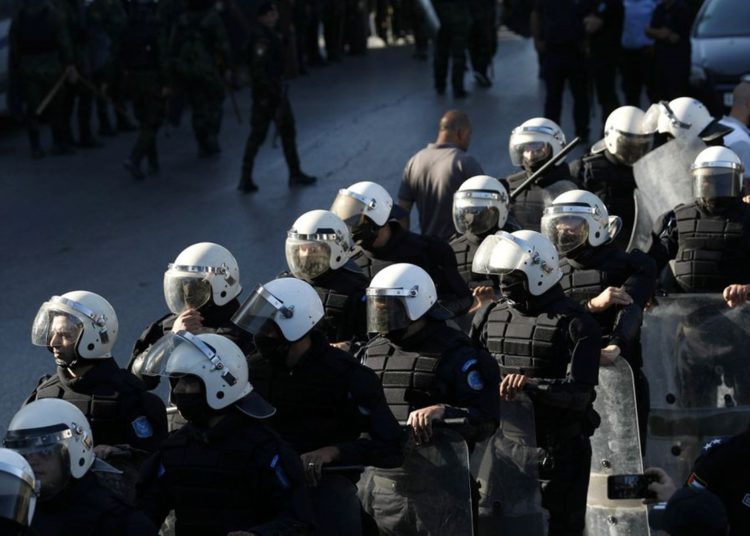 Las críticas a las fuerzas de seguridad palestinas aumentan la presión sobre Abbas