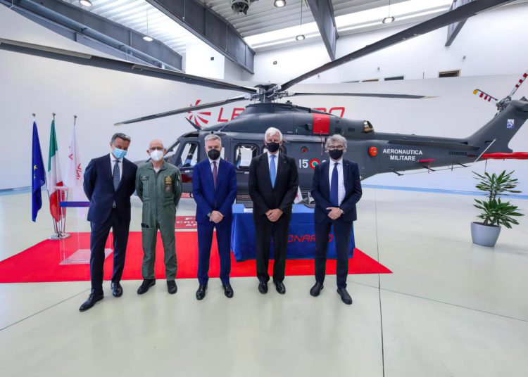 Leonardo entrega helicóptero de búsqueda y rescate HH-139B a la Fuerza Aérea Italiana