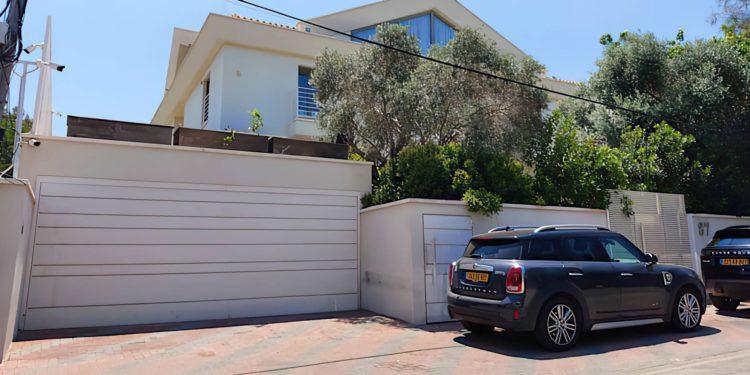 Leon Falic compra una casa en Herzliya por 88 millones de NIS
