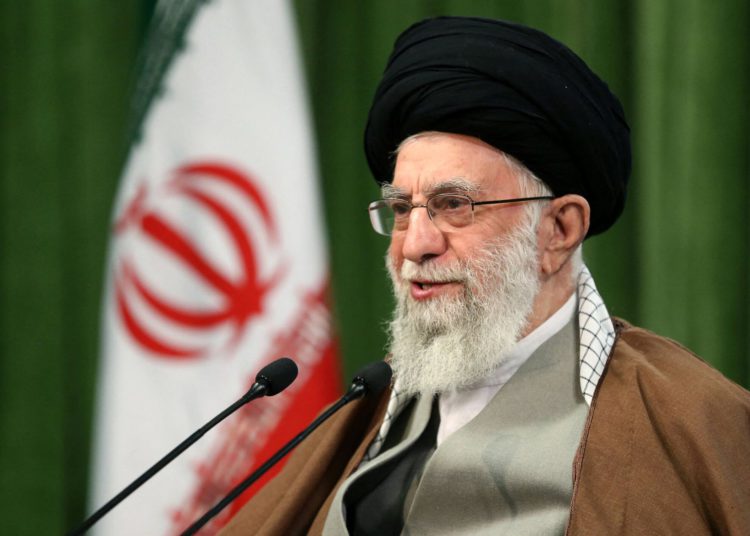 Jamenei reconoce la crisis del agua en Irán a medida que las muertes en las protestas ascienden