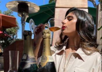 Mia Khalifa llama “apartheid” a Israel mientras bebe champán de la época nazi