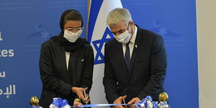 Lapid inaugura la Embajada de Israel en Abu Dhabi