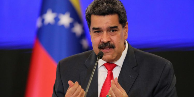 Maduro critica a Estados Unidos por no donar vacunas a Venezuela