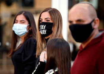 Israel reestablece el uso obligatorio de mascarilla en interiores