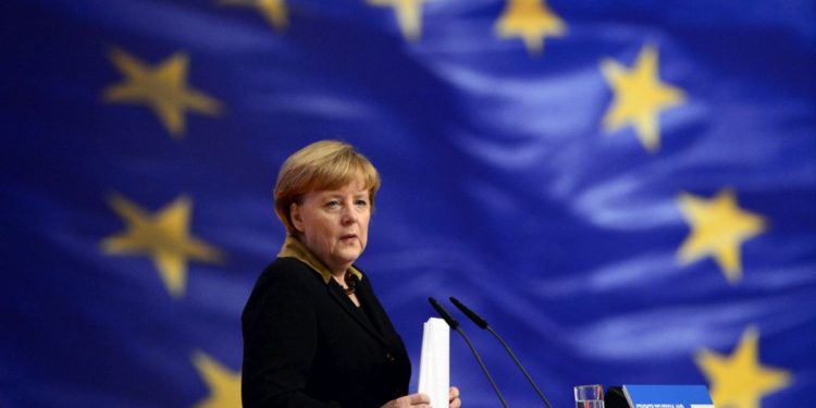 Merkel: La UE debe buscar un “contacto directo” con Putin