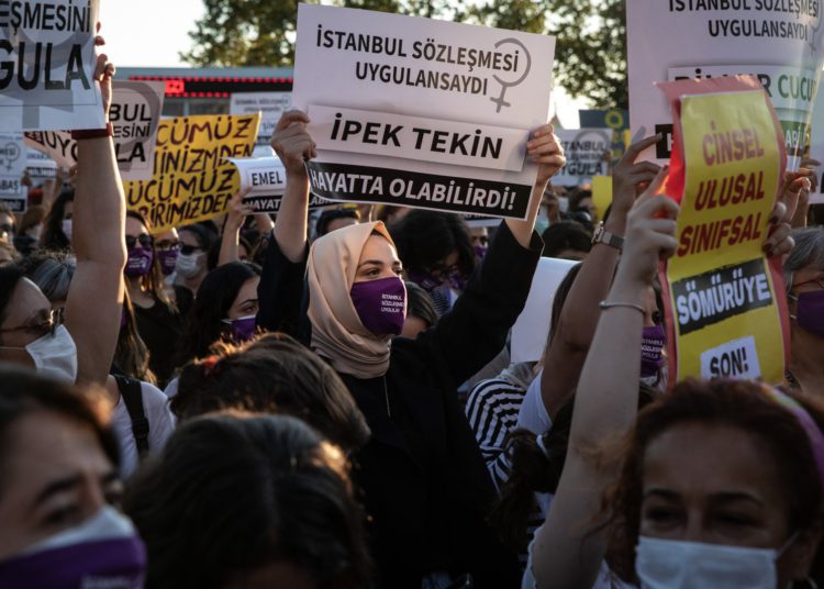 Turquía radicaliza a los extremistas para que ataquen a las mujeres kurdas
