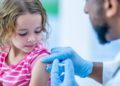 Israel insta a vacunar a niños de 12 a 15 años en medio de nuevo brote de COVID