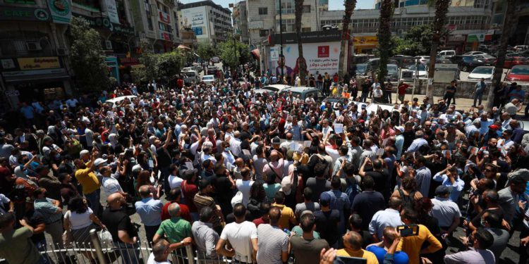 La Autoridad Palestina enfrenta una ola de protestas sin precedentes