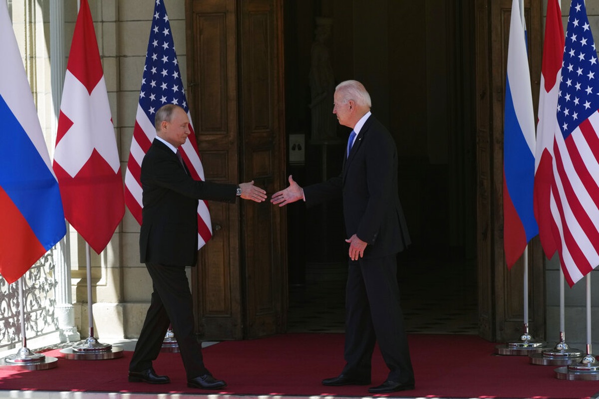 Biden y Putin se reúnen en un esfuerzo por resolver tensiones