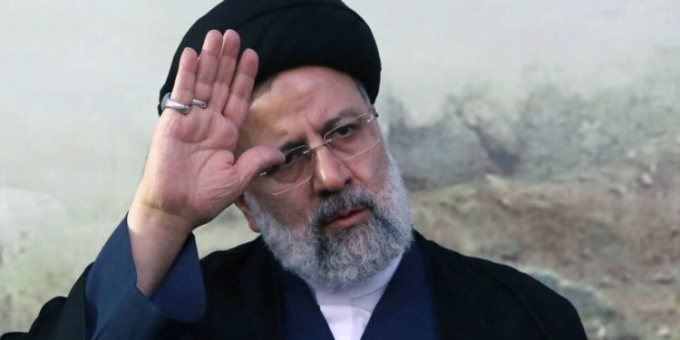 El nuevo presidente de línea dura de Irán, Ebrahim Raisi, prestará juramento ante el Parlamento