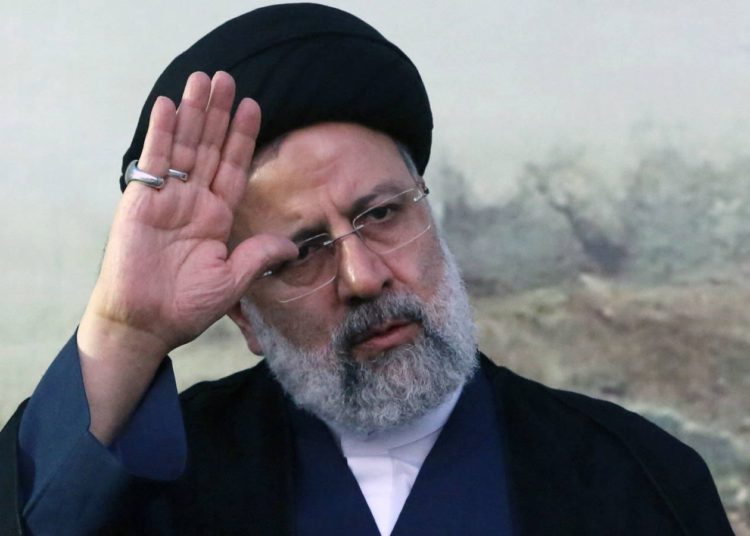 El nuevo presidente de línea dura de Irán, Ebrahim Raisi, prestará juramento ante el Parlamento