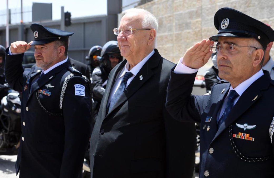 Rivlin aterriza en EE. UU. antes de reunirse con Biden