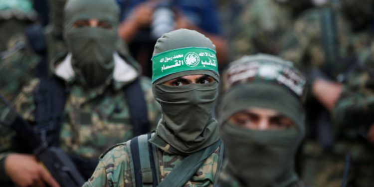 El pago de los salarios de Hamás retrasa la financiación de Qatar para Gaza