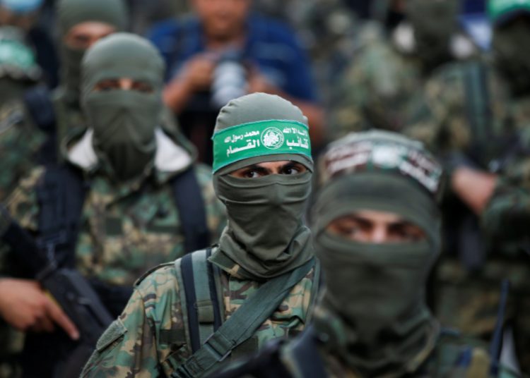 El pago de los salarios de Hamás retrasa la financiación de Qatar para Gaza