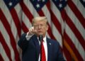 Trump critica a Fauci y a China e insinúa que se presentará a las elecciones de 2024