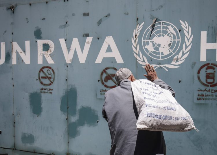 Israel insta a la ONU a congelar la financiación de la UNRWA en Gaza