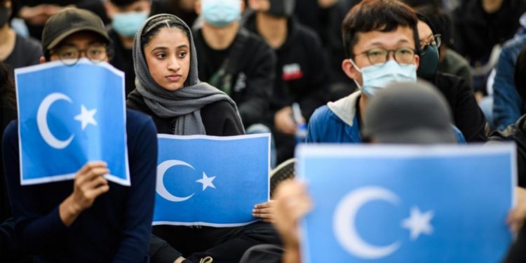 Políticas de China podrían reducir el nacimiento de uigures hasta en 4.5 millones en 20 años