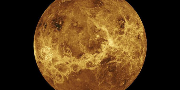 Las nubes de Venus no tienen suficiente agua para albergar vida