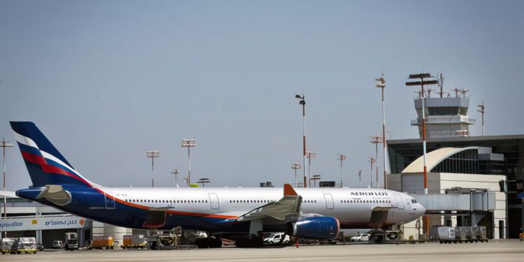 Israelíes que intentan volar a Rusia son bajados del avión