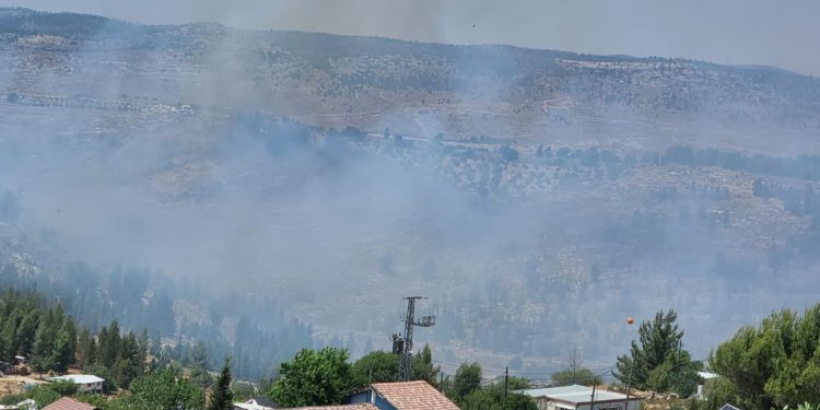 Incendio cerca de Bat Ayin: residentes evacuados de sus casas