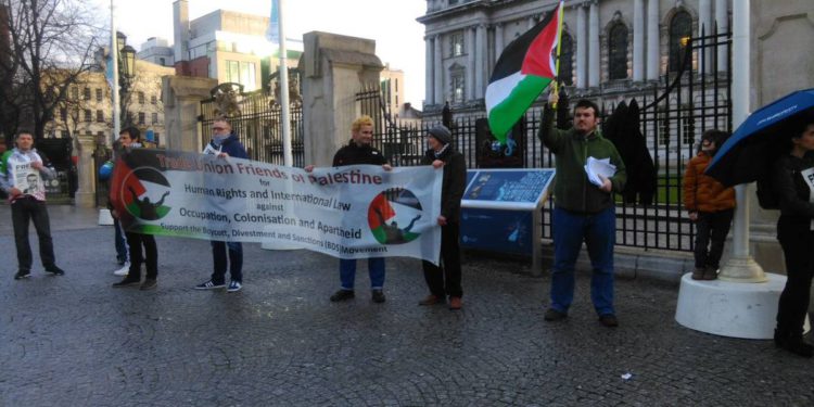 Ayuntamiento de Belfast apoya expulsión de embajadores israelíes